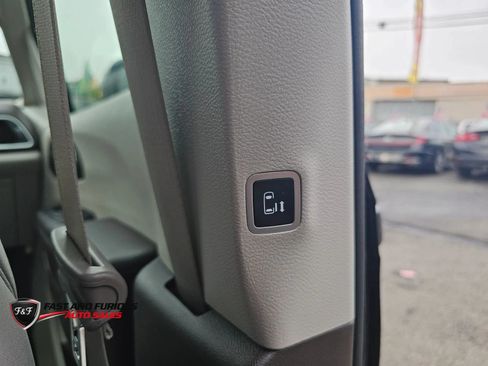 Used 2020 Chrysler Pacifica Touring w/ Advanced Safetytec Group FWD image 35