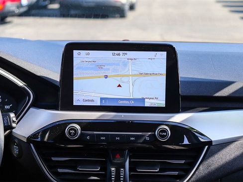 Used 2020 Ford Escape SE image 17