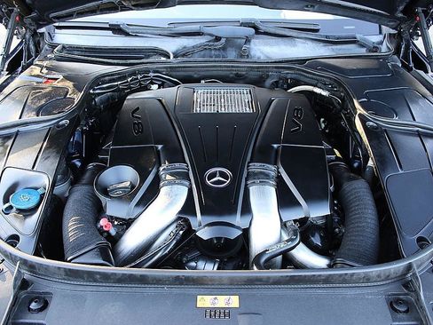 Used 2017 Mercedes-Benz S 550 Sedan image 30
