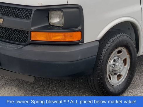 Used 2016 Chevrolet Express 2500 RWD image 17