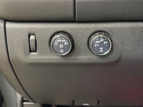 Used 2016 GMC Canyon SLE image 28