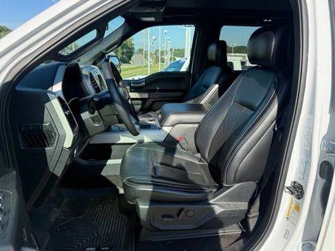 Used 2019 Ford F150 Lariat w/ Equipment Group 502A Luxury AWD/4WD image 14