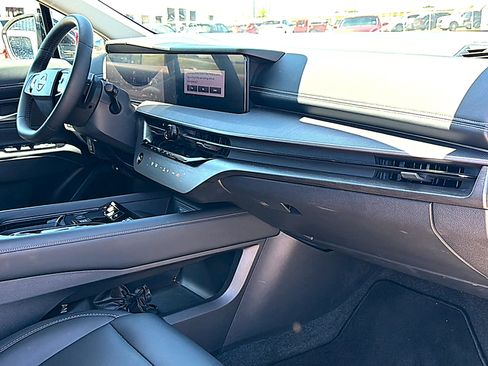 Used 2025 Nissan Murano SV AWD/4WD image 22