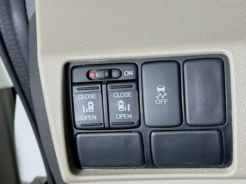 Used 2016 Honda Odyssey EX image 16