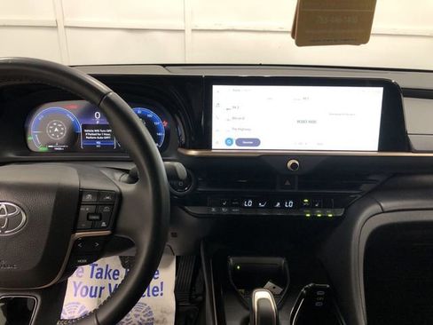 Used 2024 Toyota Crown XLE image 19