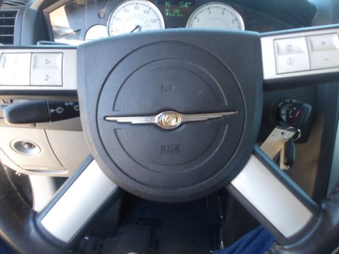 Used 2006 Chrysler 300 C w/ Protection Group II image 20
