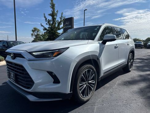 Used 2025 Toyota Grand Highlander AWD Hybrid image 3