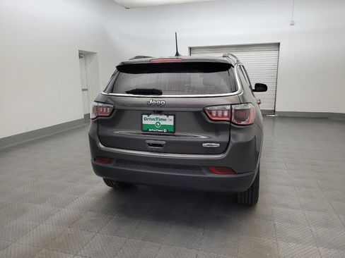 Used 2018 Jeep Compass Latitude w/ Popular Equipment Group FWD image 7