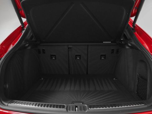 Certified 2025 Porsche Macan image 16