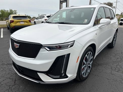 Used 2024 Cadillac XT6 Sport w/ Platinum Package image 14