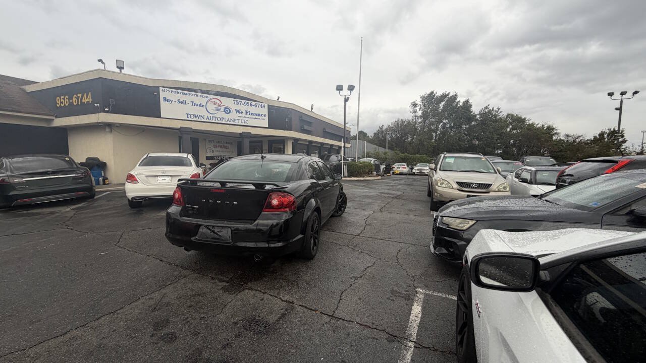 Used 2013 Dodge Avenger SXT w/ Blacktop Pkg FWD image 12