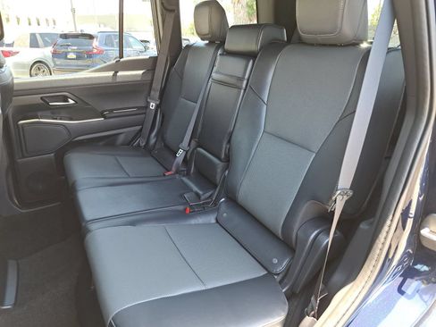 Used 2025 Lexus GX 550 w/ Cold Area Package AWD/4WD image 16