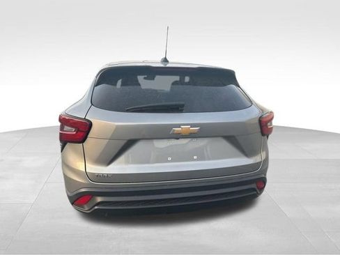 Used 2024 Chevrolet Trax LS w/ Driver Confidence Package image 5