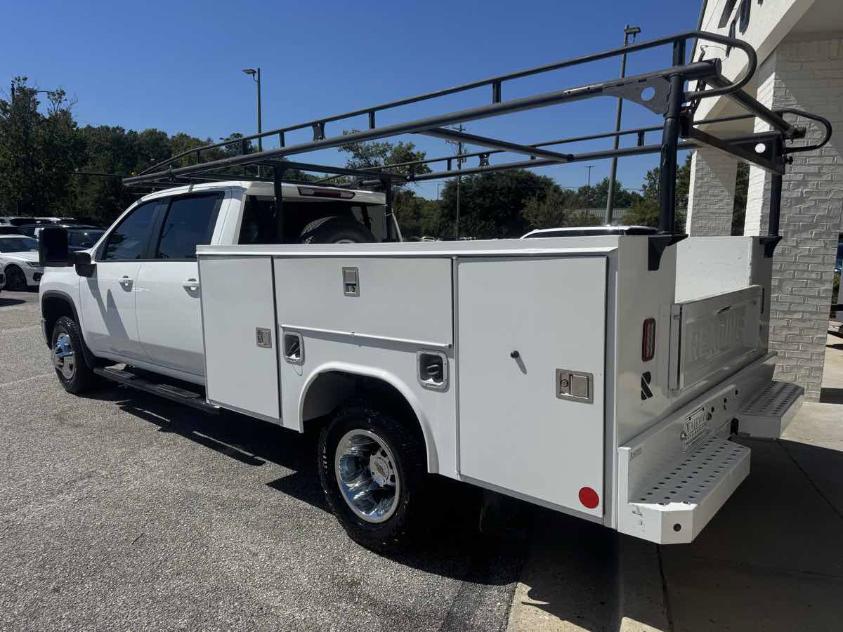 Used 2024 Chevrolet Silverado 3500 LT w/ Convenience Package RWD image 8