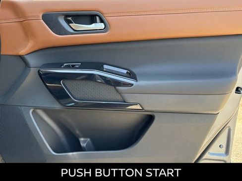 Certified 2026 Nissan Pathfinder Platinum FWD image 10
