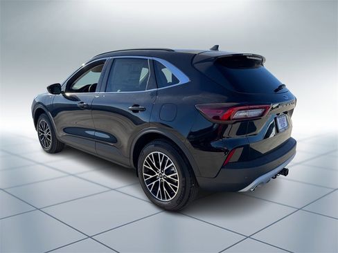 New 2025 Ford Escape Base w/ Class II Trailer Tow Package image 4