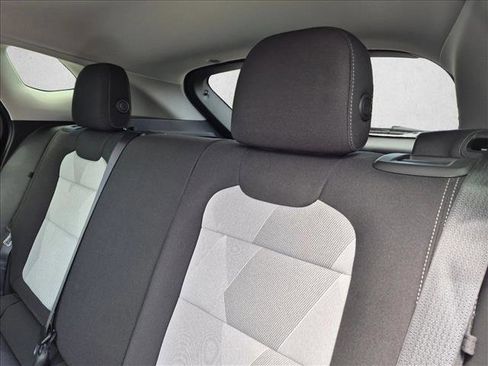 Used 2025 Chevrolet Trax LS w/ LS Convenience Package FWD image 13
