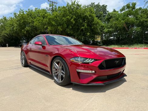 Used 2019 Ford Mustang GT Premium w/ Equipment Group 401A RWD image 7