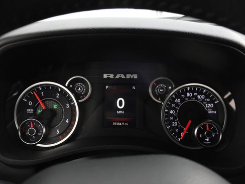 Used 2024 RAM 3500 Big Horn w/ Sport Appearance Package image 10