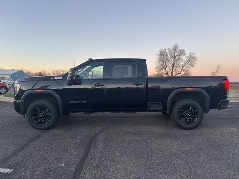 Used 2024 GMC Sierra 2500 AT4 image 6