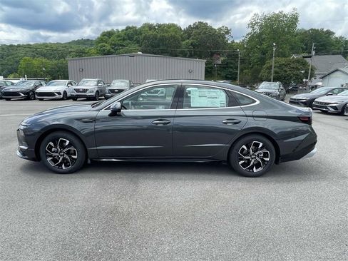 New 2025 Hyundai Sonata SEL image 2