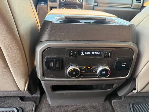 Used 2018 Ford Expedition XLT w/ Equipment Group 202A AWD/4WD image 27