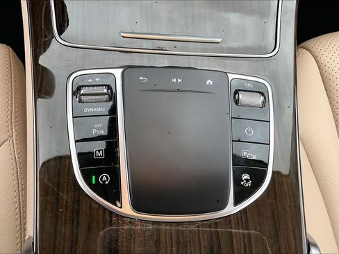 Used 2021 Mercedes-Benz GLC 300 4MATIC image 35