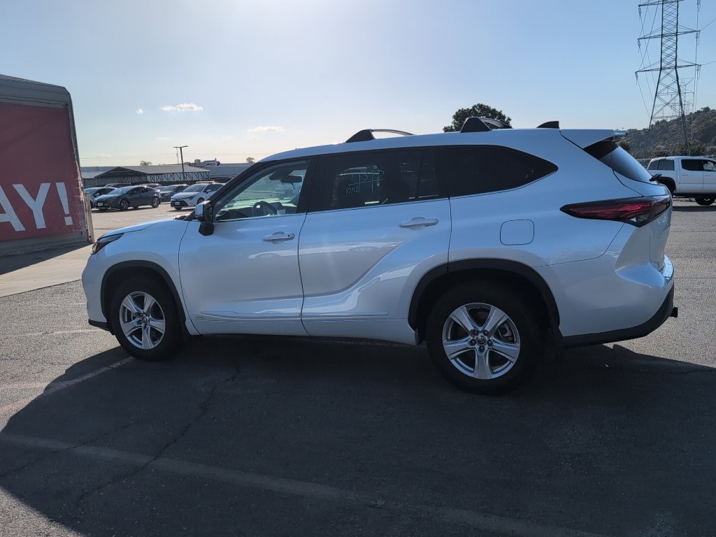 Used 2022 Toyota Highlander LE AWD/4WD image 6
