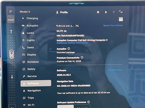 Used 2022 Tesla Model X image 11