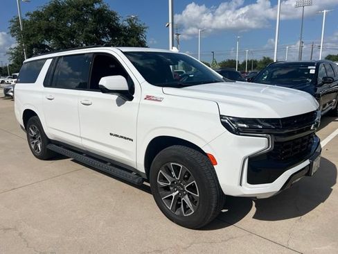 Used 2022 Chevrolet Suburban Z71 w/ Luxury Package AWD/4WD image 2