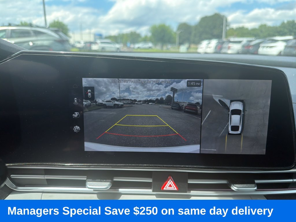 Used 2024 Hyundai Elantra Limited FWD image 20
