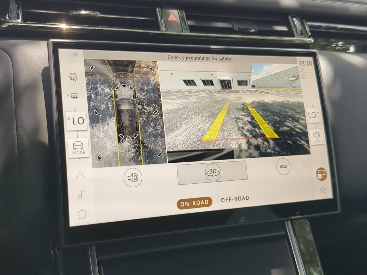 Certified 2026 Land Rover Range Rover Velar Dynamic SE AWD/4WD image 32