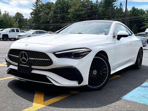 Used 2025 Mercedes-Benz CLE 300 4MATIC Coupe image 3