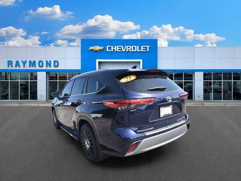 Used 2021 Toyota Highlander Platinum AWD/4WD image 5
