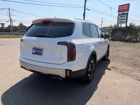 Used 2024 Kia Telluride EX w/ EX Captain's Chair Package AWD/4WD image 6