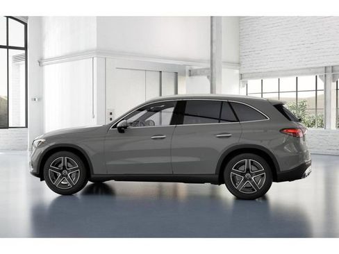 Used 2026 Mercedes-Benz GLC 300 4MATIC image 33