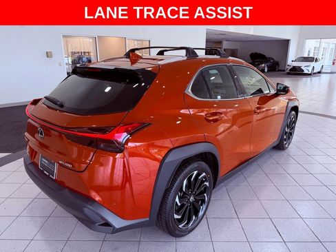 Certified 2020 Lexus UX 200 w/ Premium Package image 8