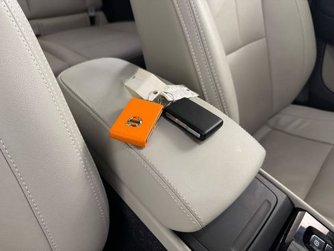 Used 2024 Volvo XC40 B5 Ultimate w/ Climate Package image 42