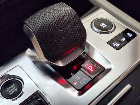 Used 2023 Jaguar F-PACE SVR image 20