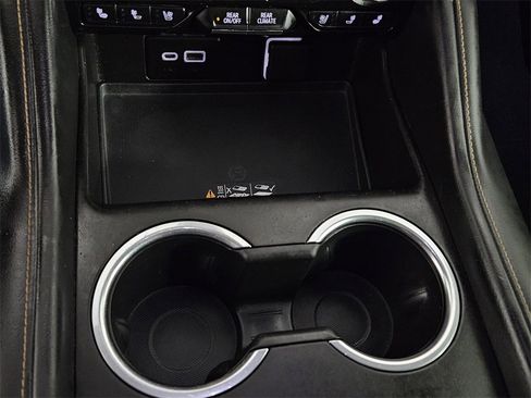 Used 2021 GMC Yukon XL AT4 w/ AT4 Premium Plus Package image 18