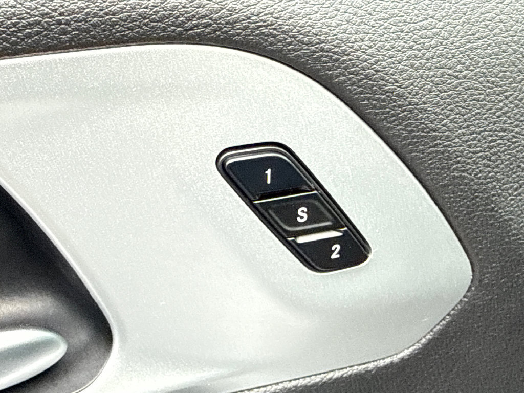 Used 2024 Chrysler Pacifica Limited FWD image 23