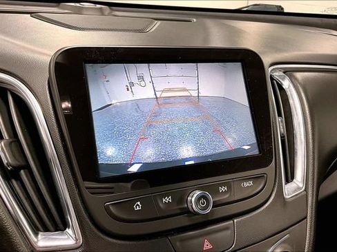 Used 2016 Chevrolet Malibu LT w/ Leather Package FWD image 14