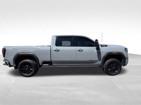 Used 2024 GMC Sierra 2500 AT4 w/ AT4 Premium Plus Package AWD/4WD image 6