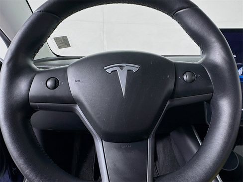 Used 2019 Tesla Model 3 Standard Range image 54