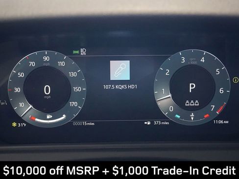 New 2025 Land Rover Range Rover Velar Dynamic SE image 11