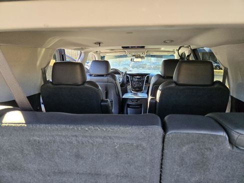 Used 2019 Cadillac Escalade Luxury image 28