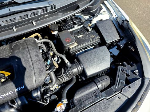 Used 2018 Kia Forte LX FWD image 65