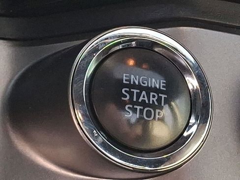 Used 2018 Toyota Tacoma Limited image 24