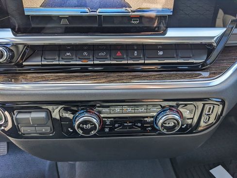 Used 2026 GMC Sierra 1500 Elevation image 27