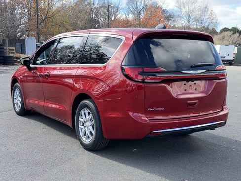 New 2026 Chrysler Pacifica Select FWD image 11